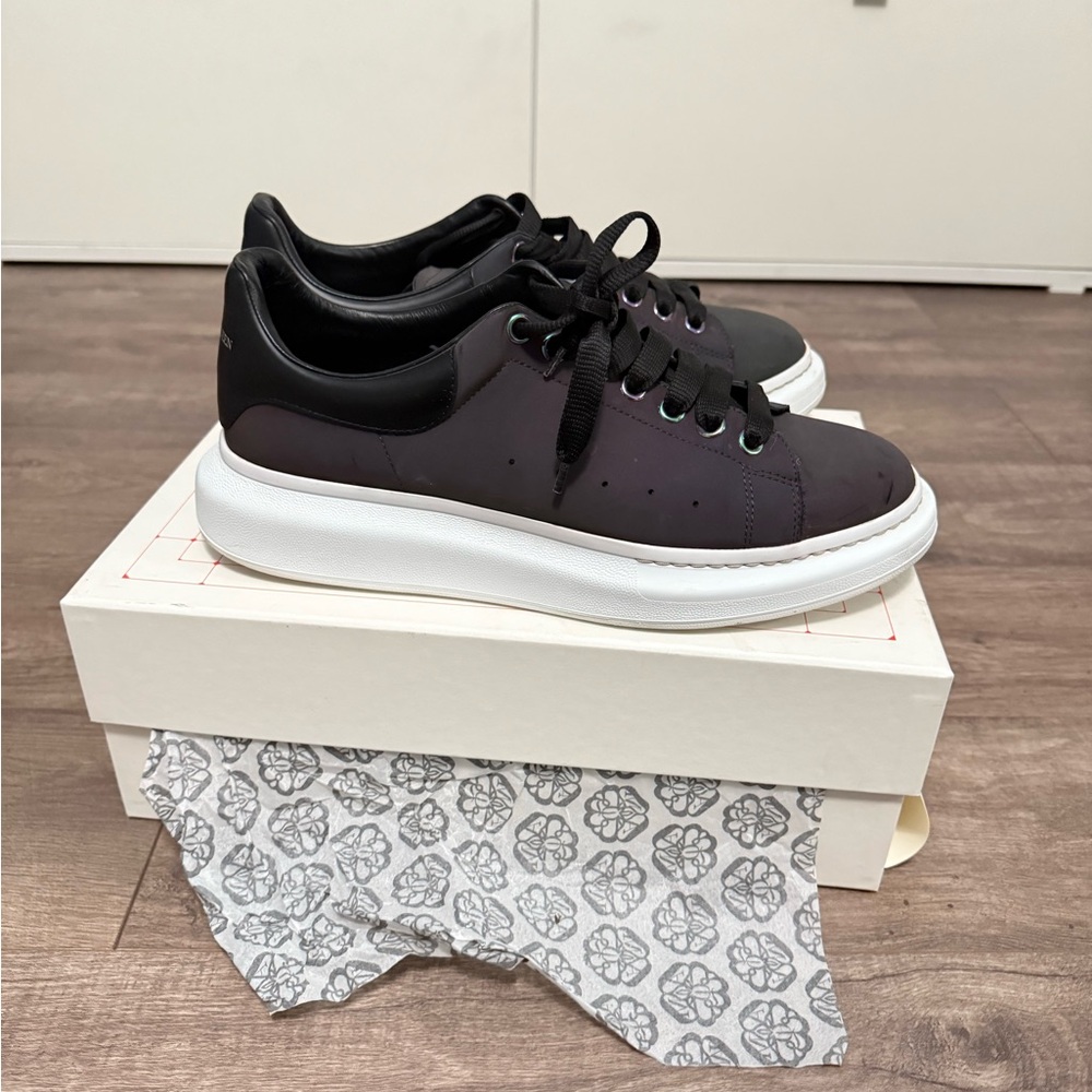 Alexander McQueen " Reflective "